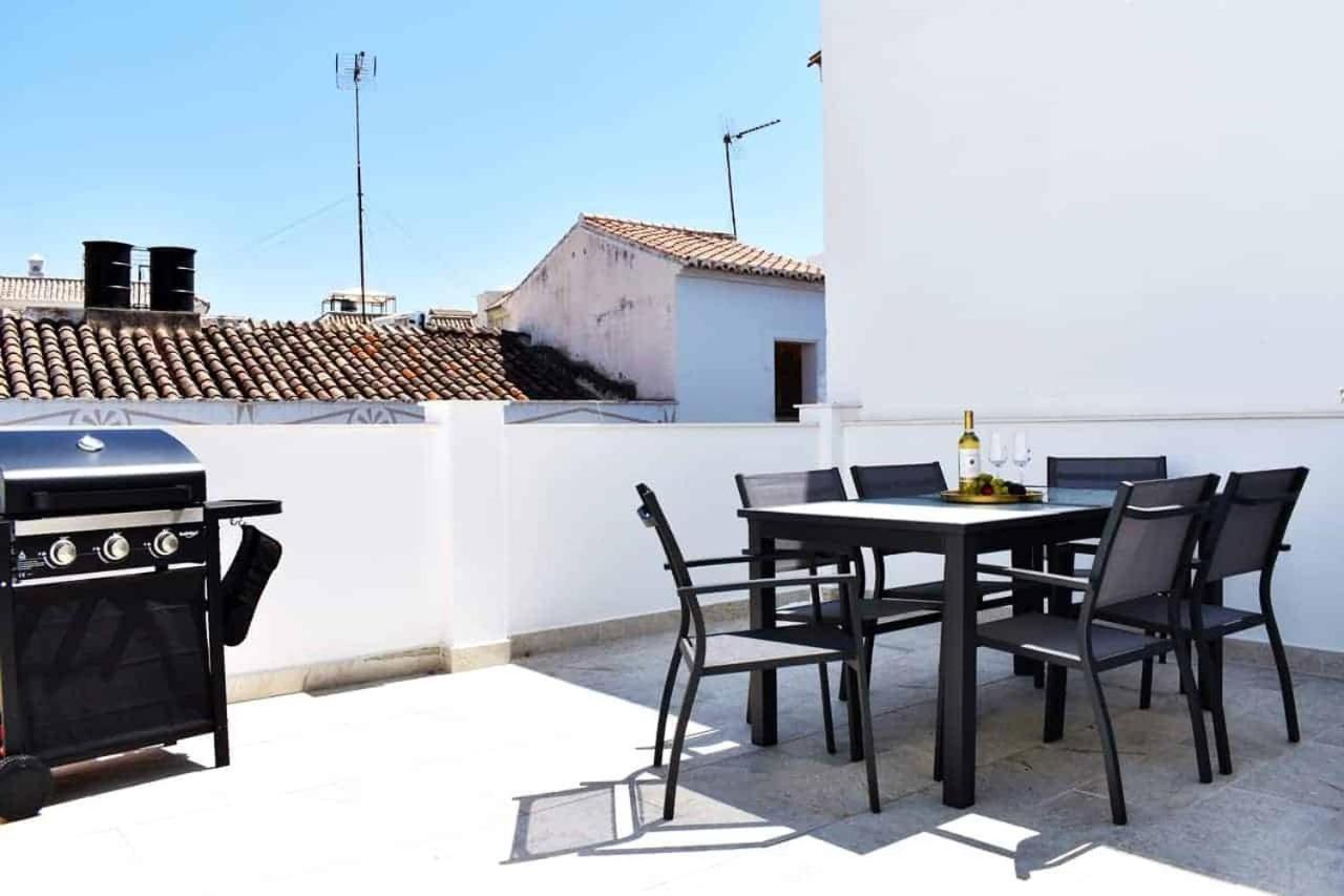 Сasa de vacaciones New Townhouse In The Heart Of With Jacuzzi