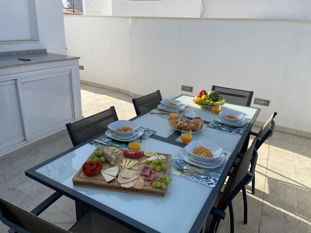Сasa de vacaciones New Townhouse In The Heart Of With Jacuzzi