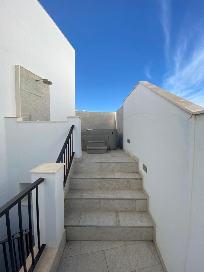 Сasa de vacaciones New Townhouse In The Heart Of With Jacuzzi
