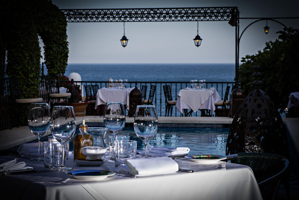 Carabeo Hotel *