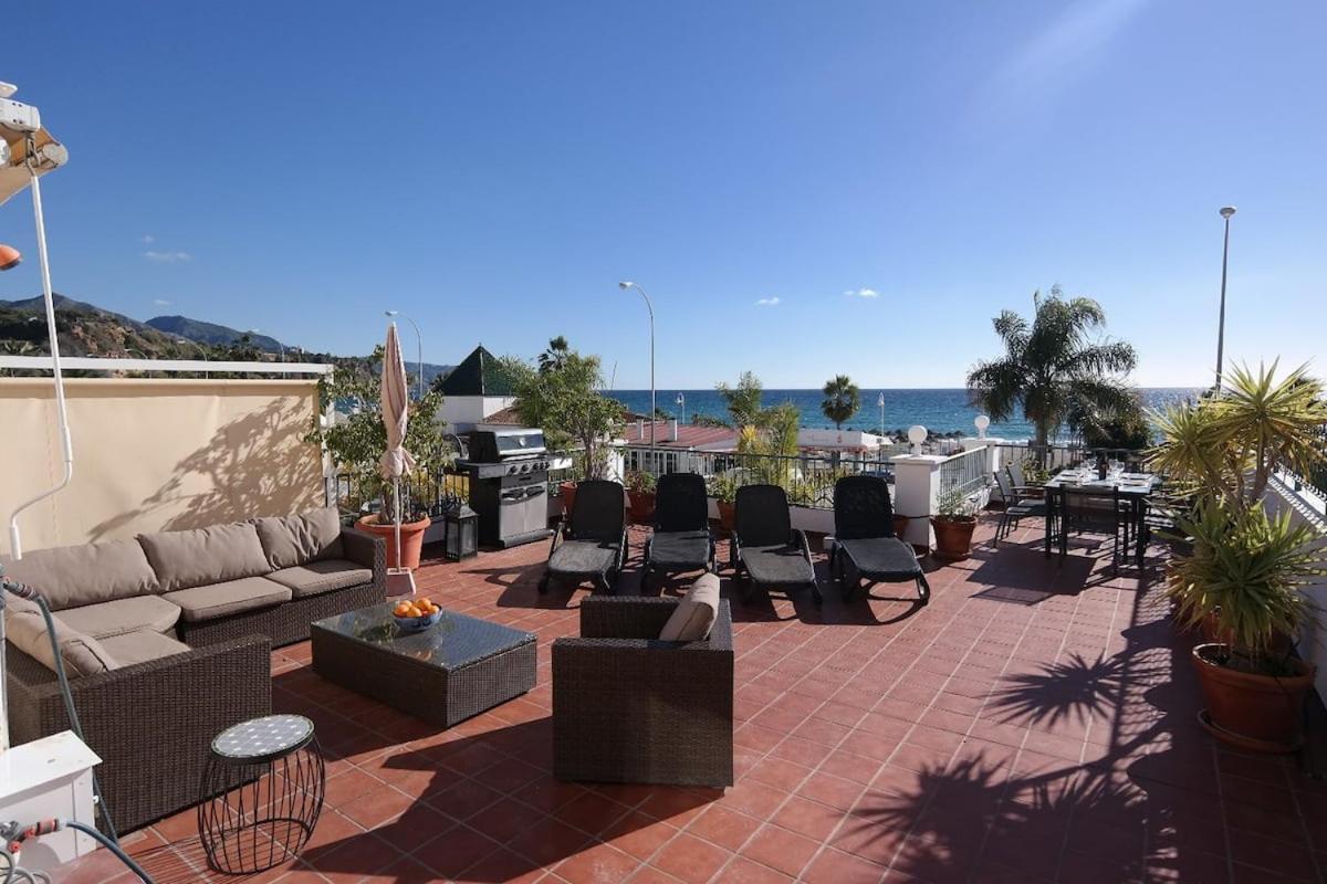 3 Bedroom Beach Frontline Apartment With Parking Apartment