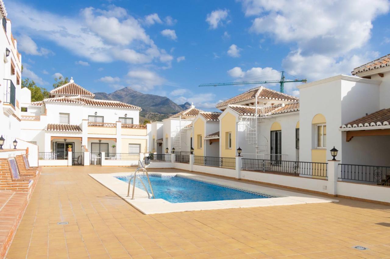Apt Chimenea With Ocean View, A/c, & Fiber * Nerja