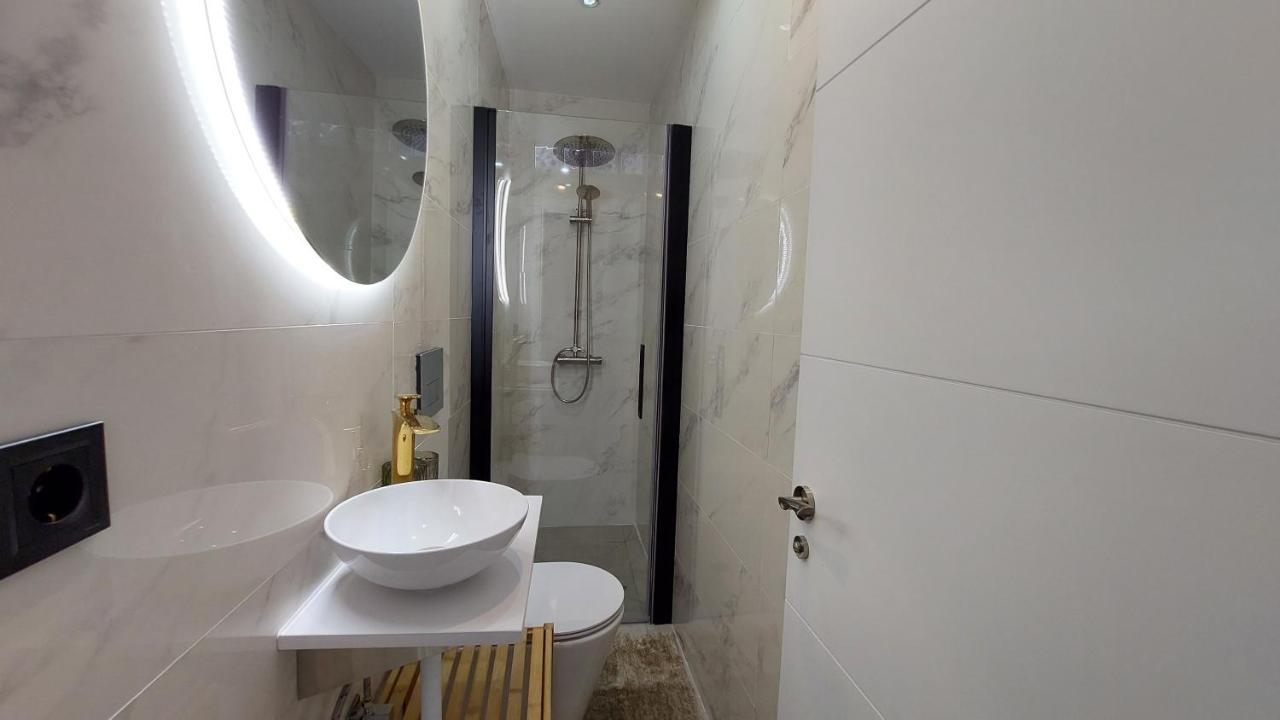 Holiday home New Boho With Balcony, Private Garden And Communal Pool