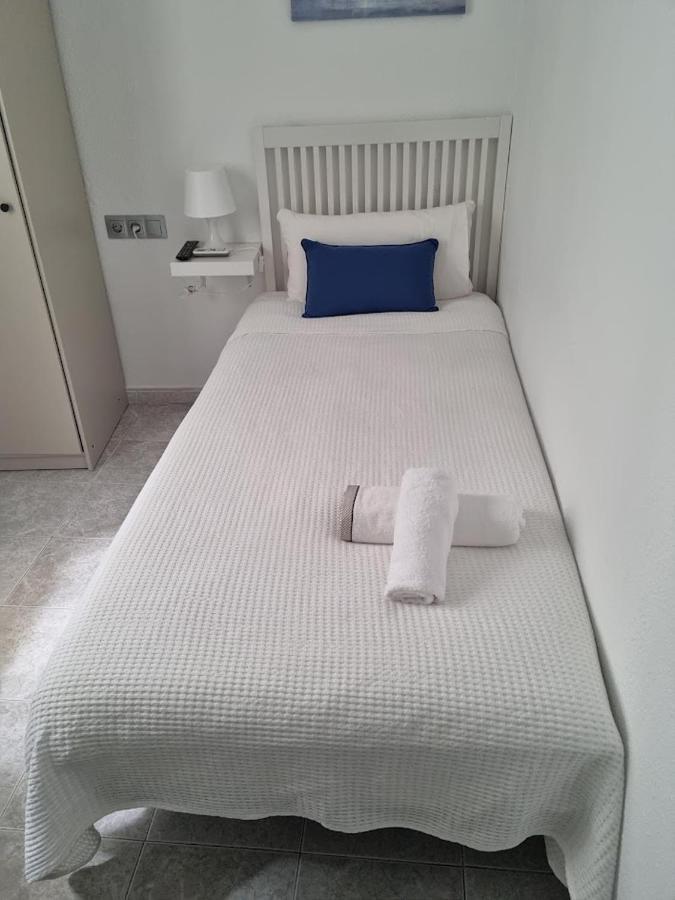 Pensión Nerjasol 2*