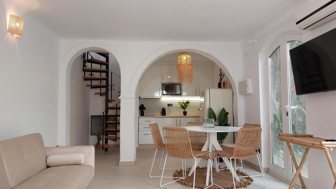 New Boho With Balcony, Private Garden And Communal Pool Holiday home