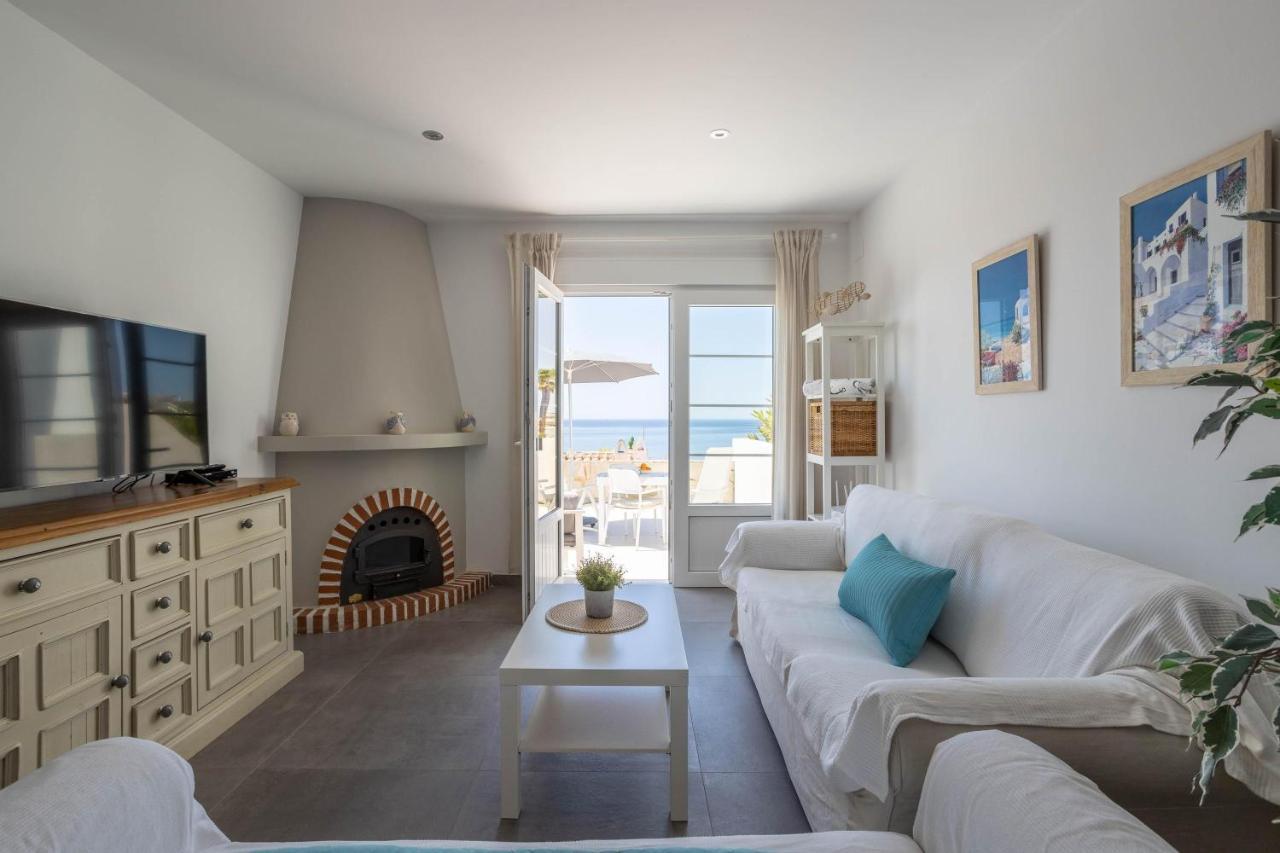 Wonderful House Just Above The Sea Сasa de vacaciones *