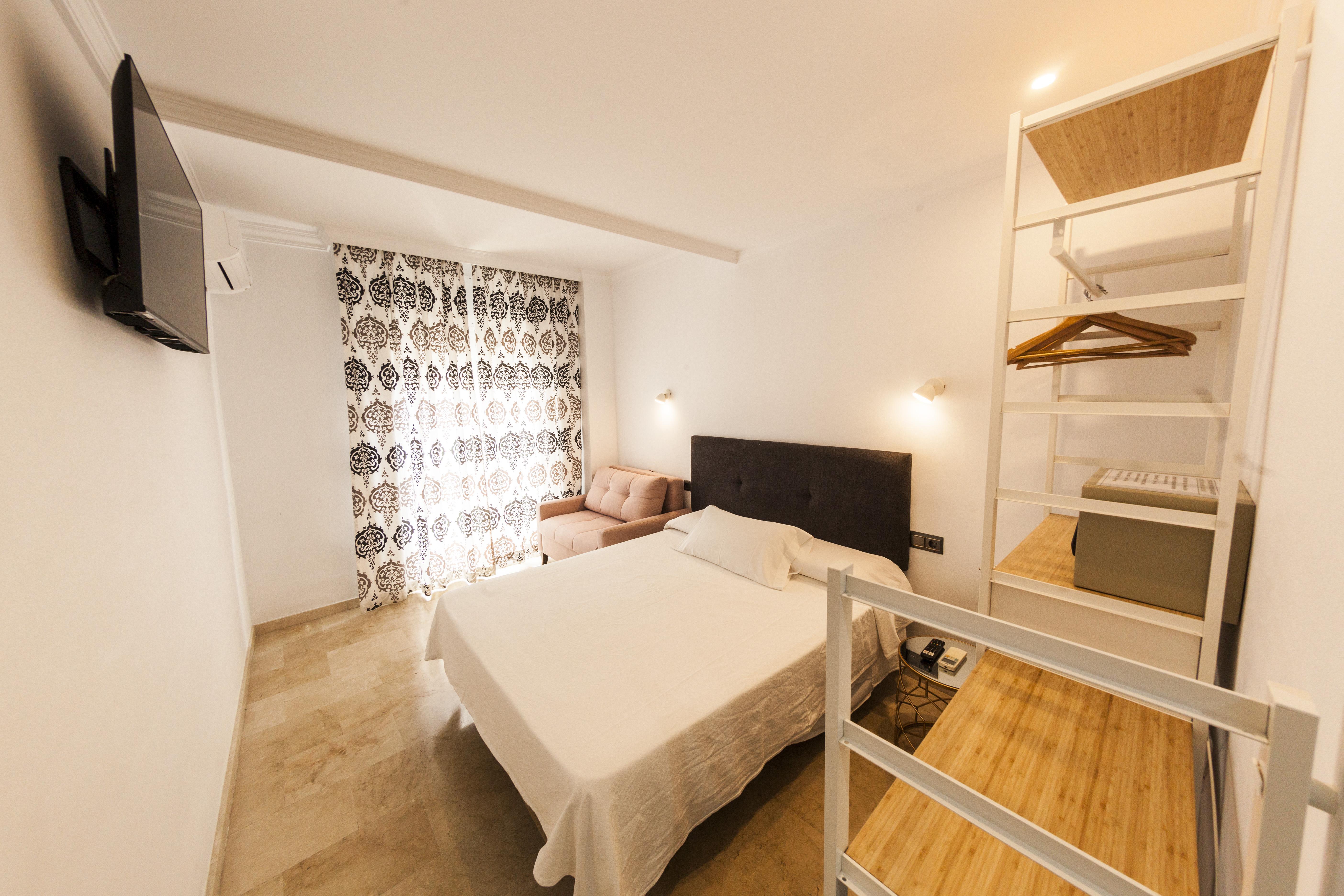 Abril Guest house 2*