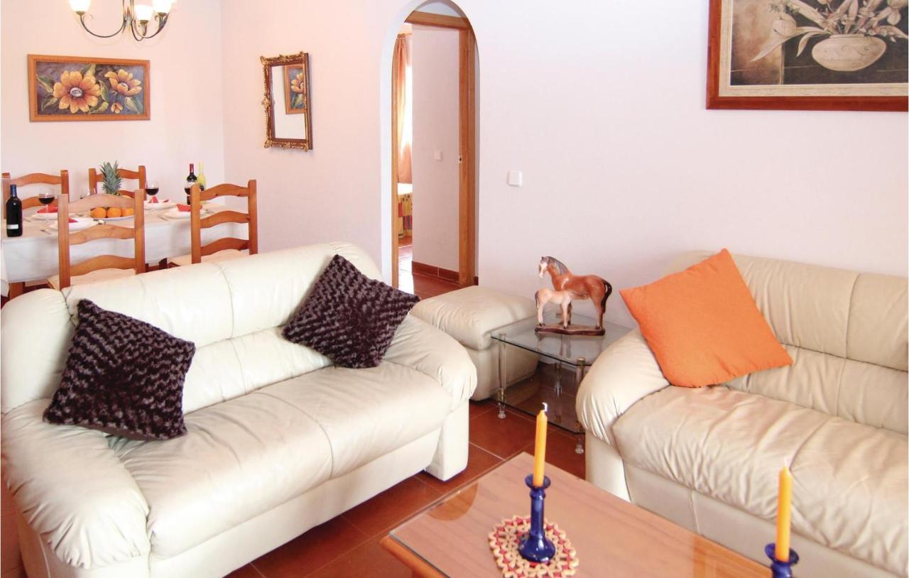 Apartamento 2 Bedroom Awesome In
