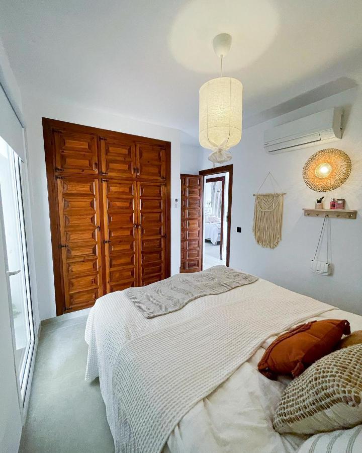 Apartamento Renovated With Nerjas Biggest Pool *