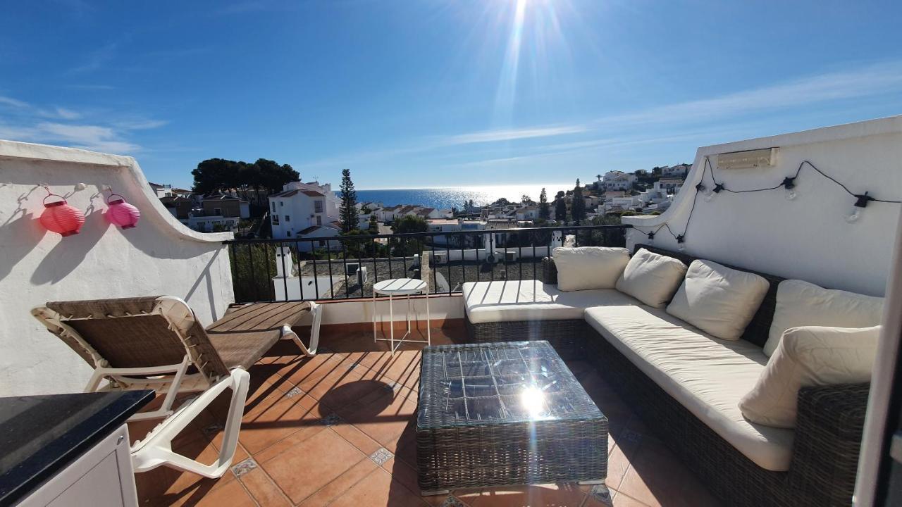 Stilfullt Naera Pool Och Strand. Сasa de vacaciones Nerja