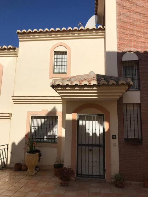 Holiday home Stunning 2-bed House In W. Pool, A/c, Garage