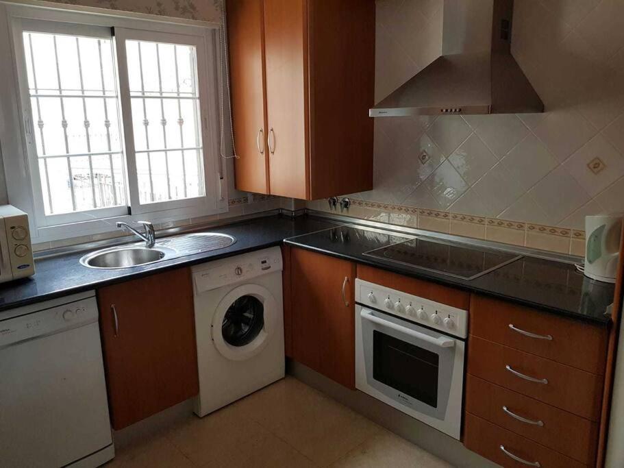 Holiday home Stunning 2-bed House In W. Pool, A/c, Garage