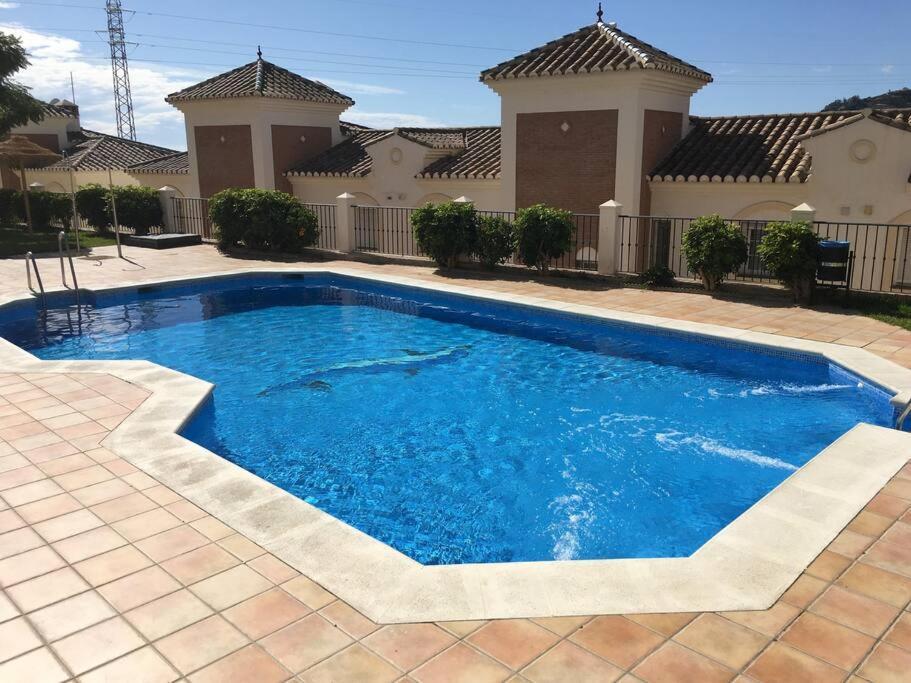 Stunning 2-bed House In W. Pool, A/c, Garage *