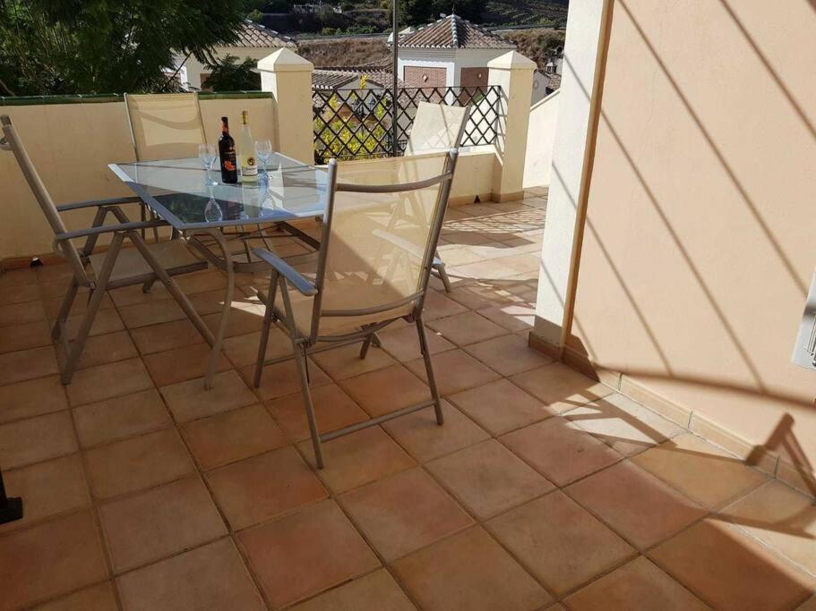 Stunning 2-bed House In W. Pool, A/c, Garage