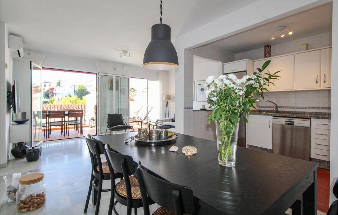 Apartamento 3 Bedroom Lovely In *