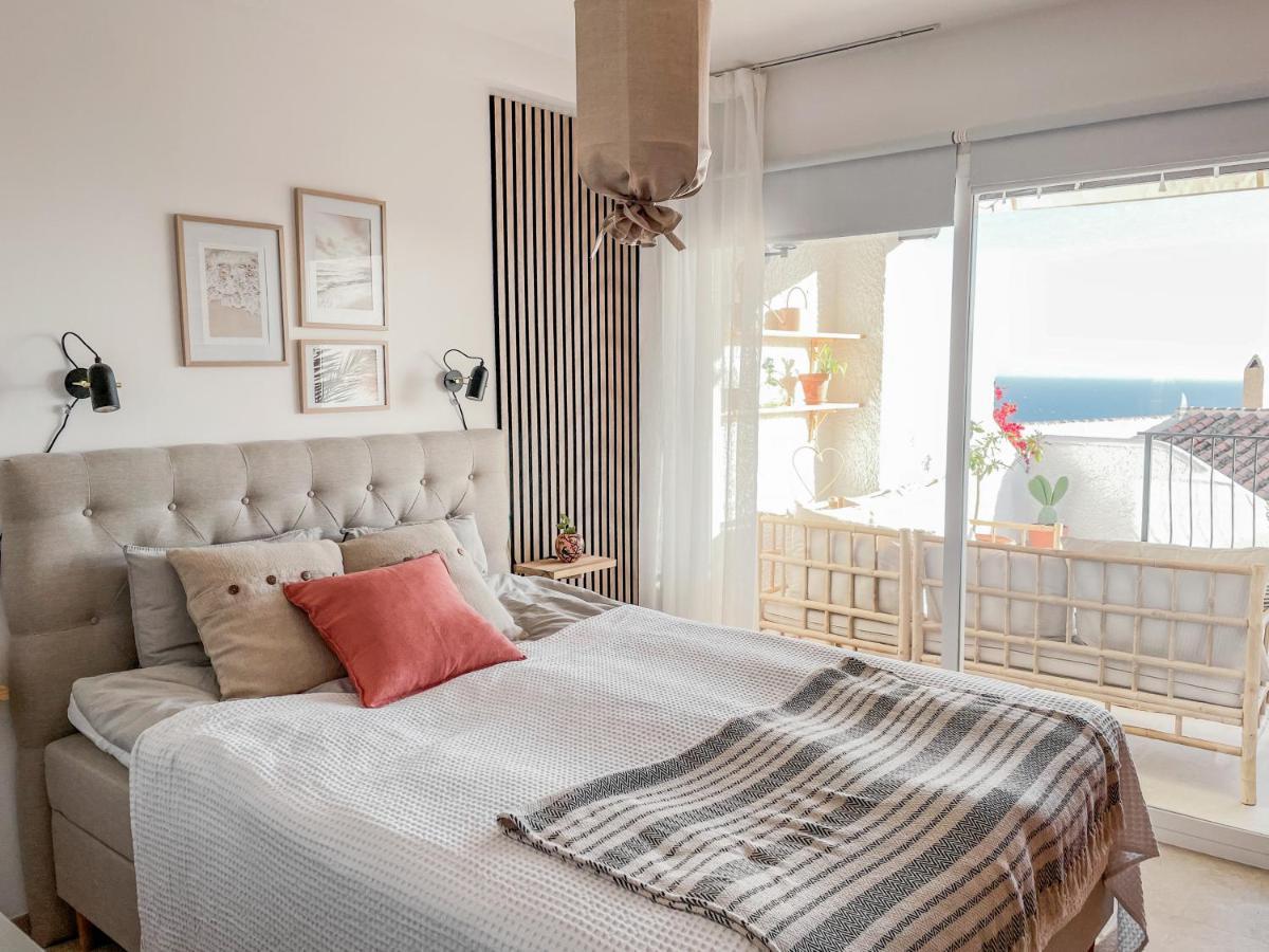 Renovated With Nerjas Biggest Pool Nerja