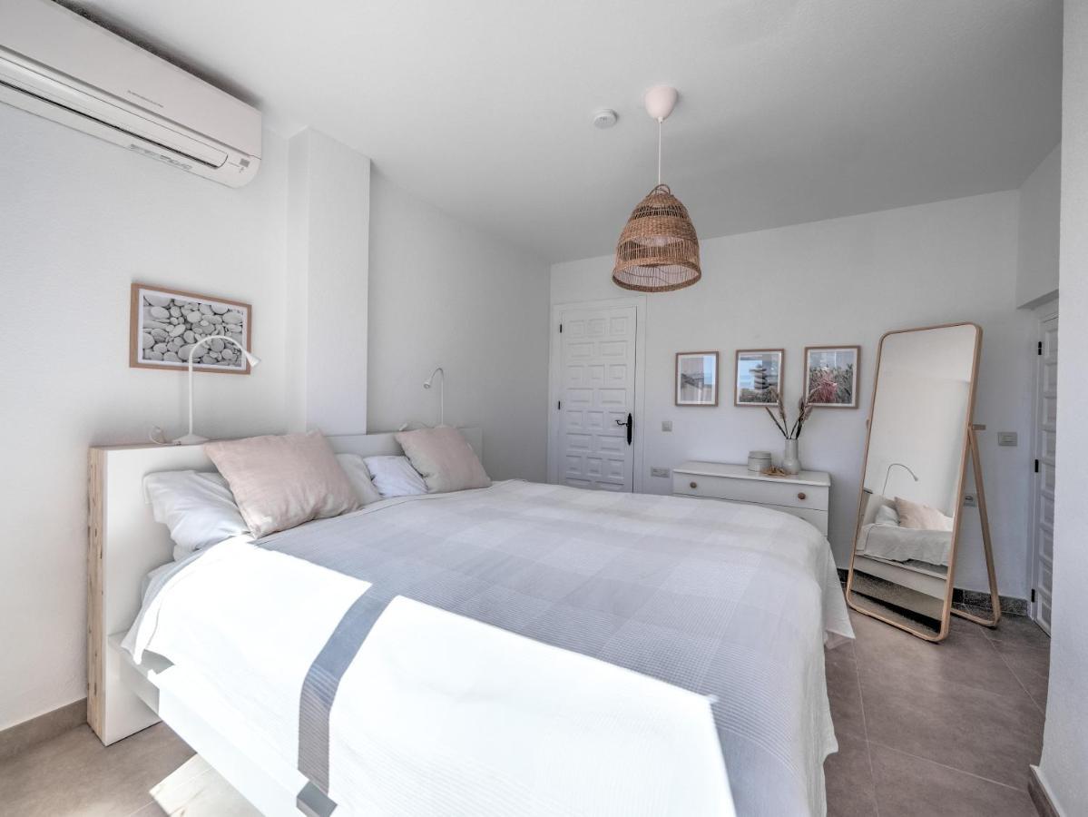Apartment Penthouse With Roof Terrace In Parador, Nerja