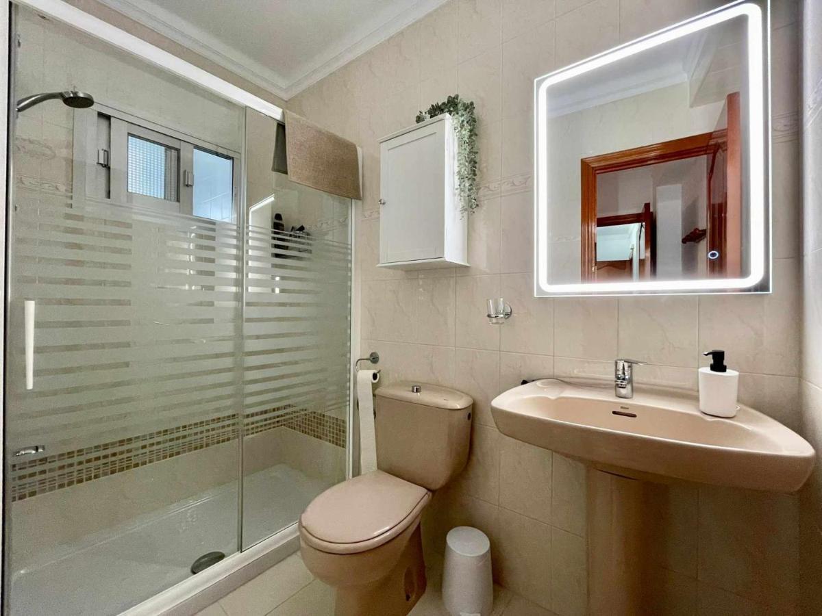 Apartamento De 3 Dorm En Pleno Centro De Nerja