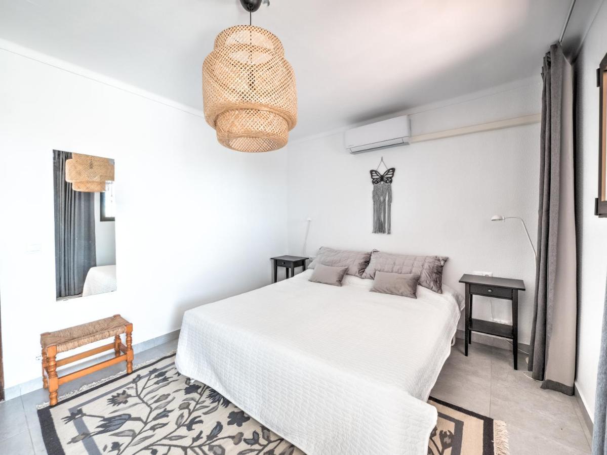 Villa Beautiful Townhouse With Two Terraces In