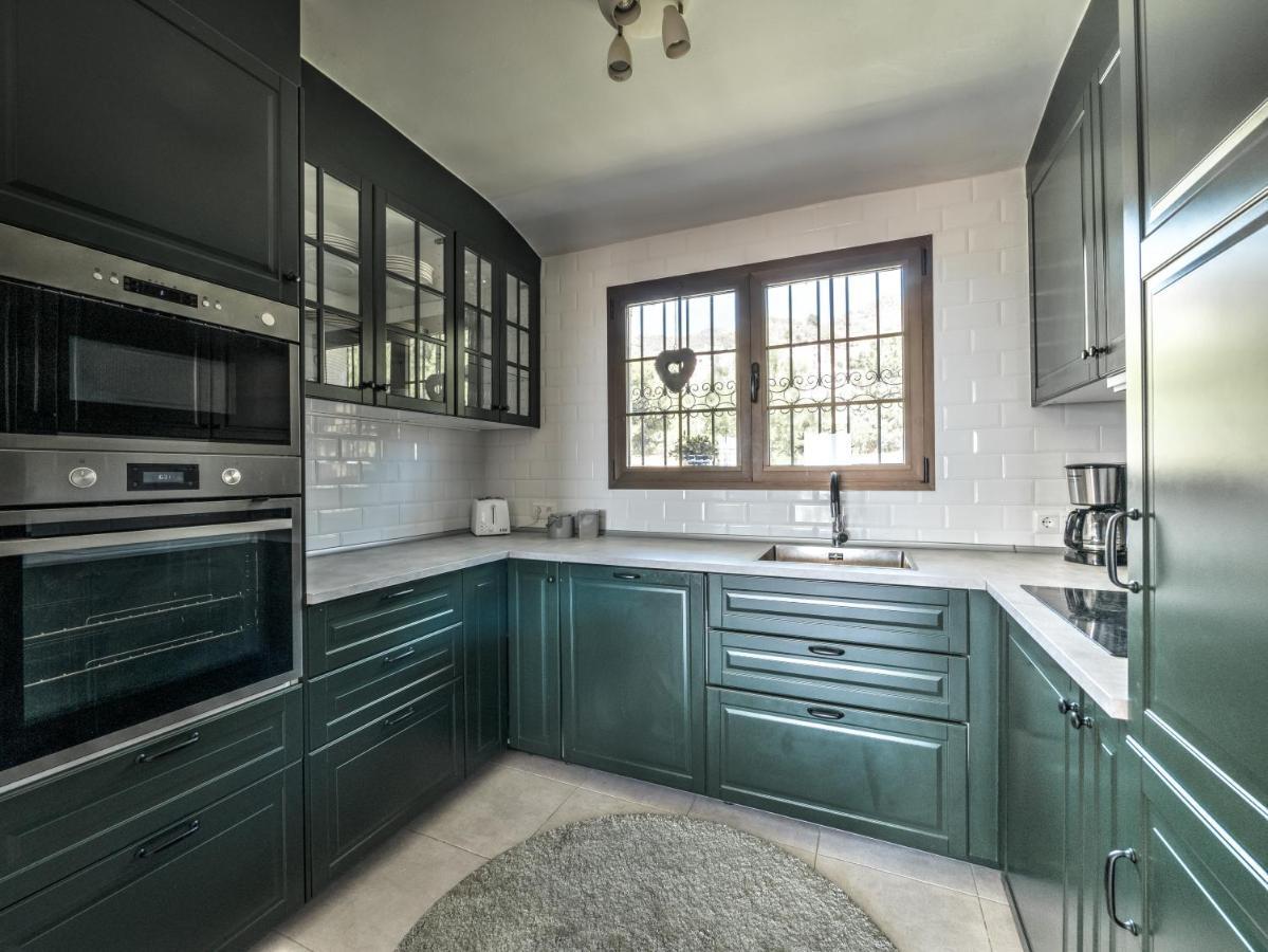Beautiful Townhouse With Two Terraces In Nerja