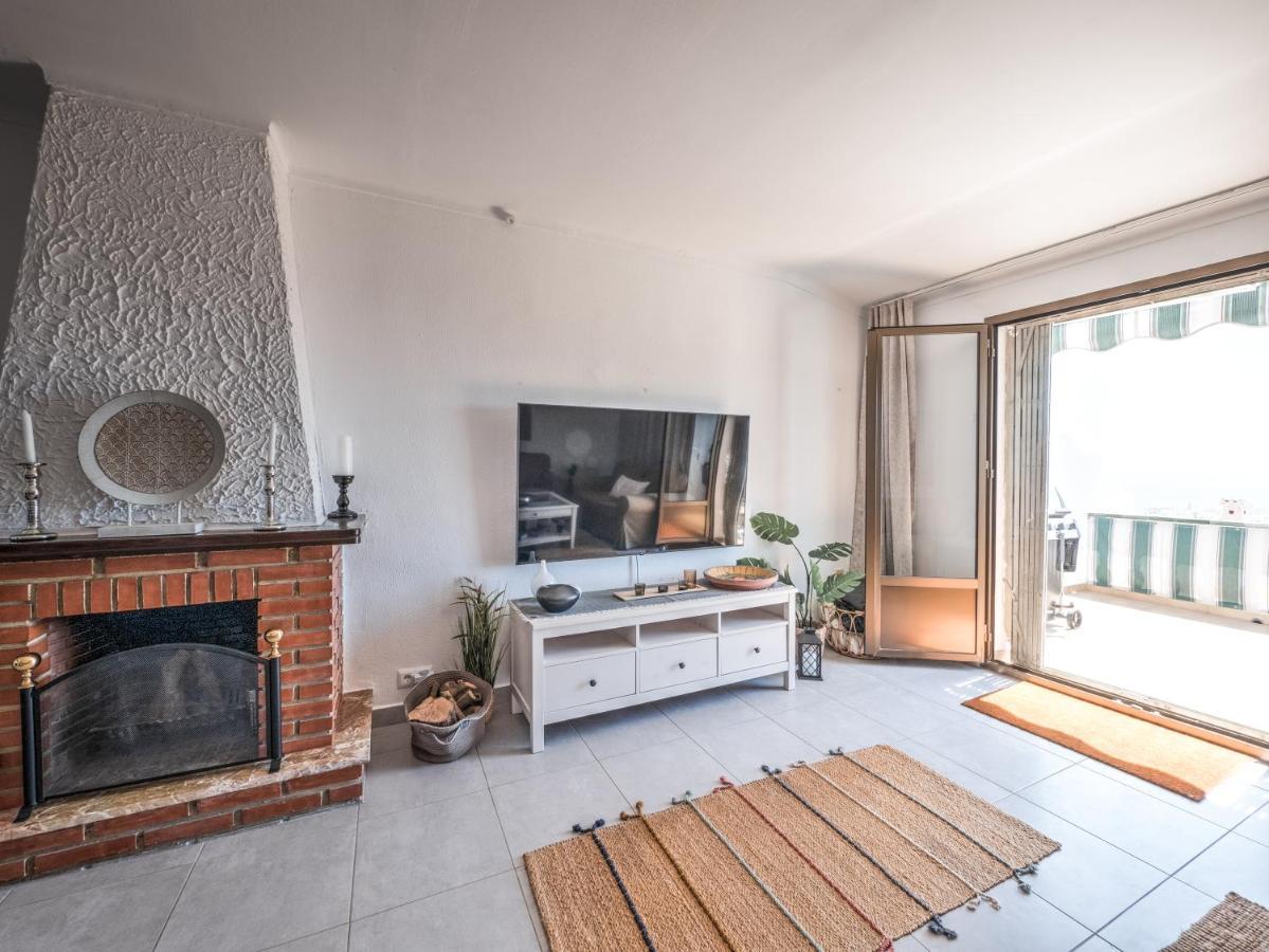 Beautiful Townhouse With Two Terraces In Villa