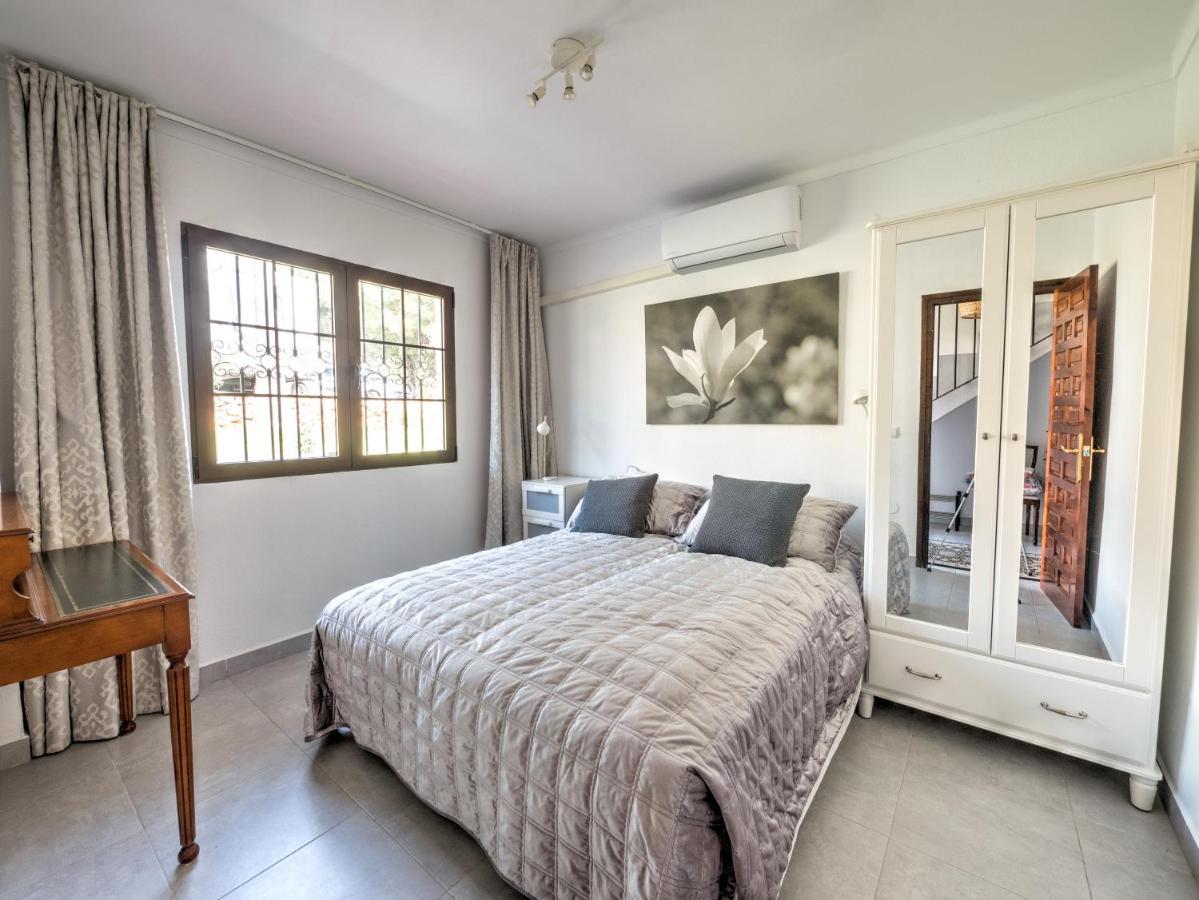 Villa Beautiful Townhouse With Two Terraces In Nerja