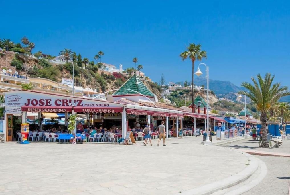 First Line With 3 Bedrooms And Parking, * Nerja