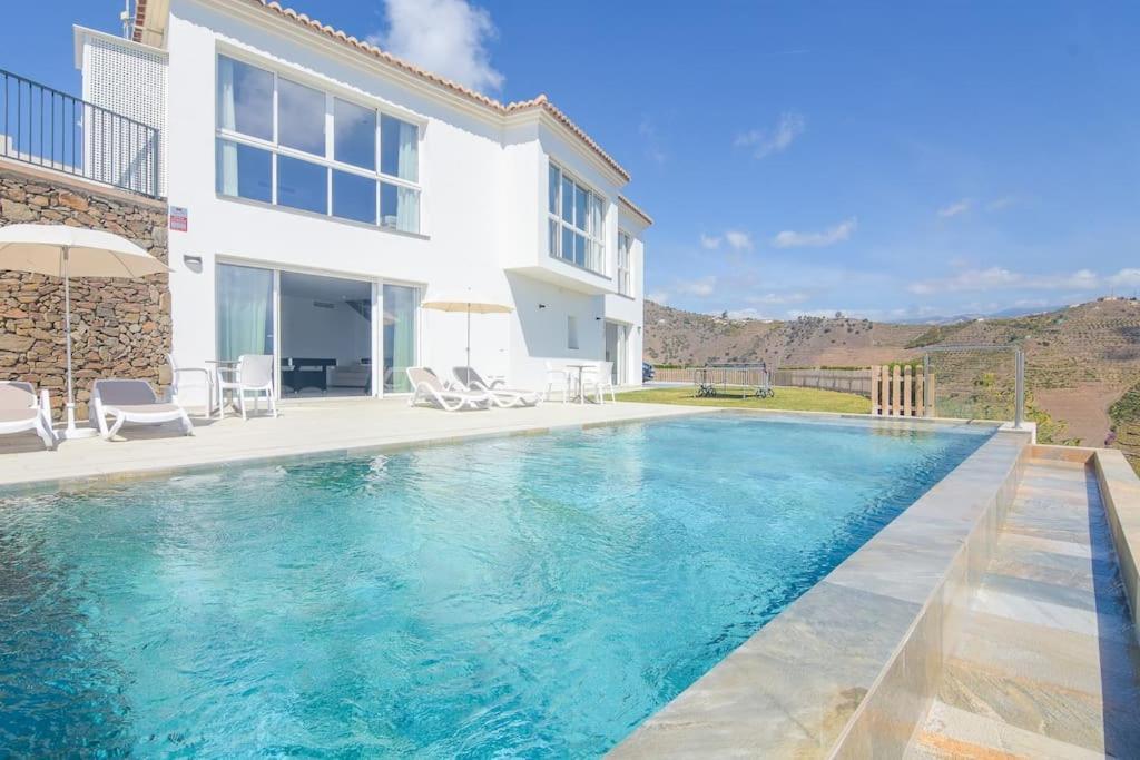 Gran Con Bonitas Vistas Villa Nerja