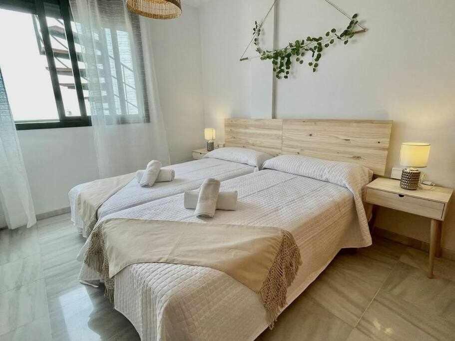 Atico Con Vistas Al Mar Y En Apartamento *