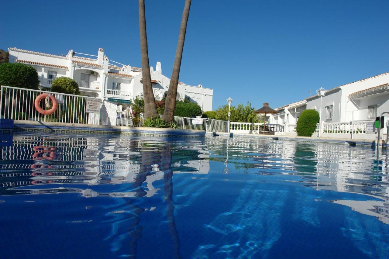 Jardines De 18 Menyber Nerja