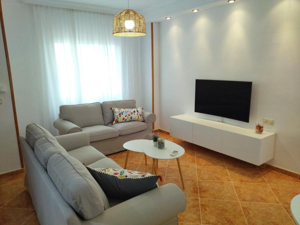 Casa Playa, Terraza Y Garaje Nerja