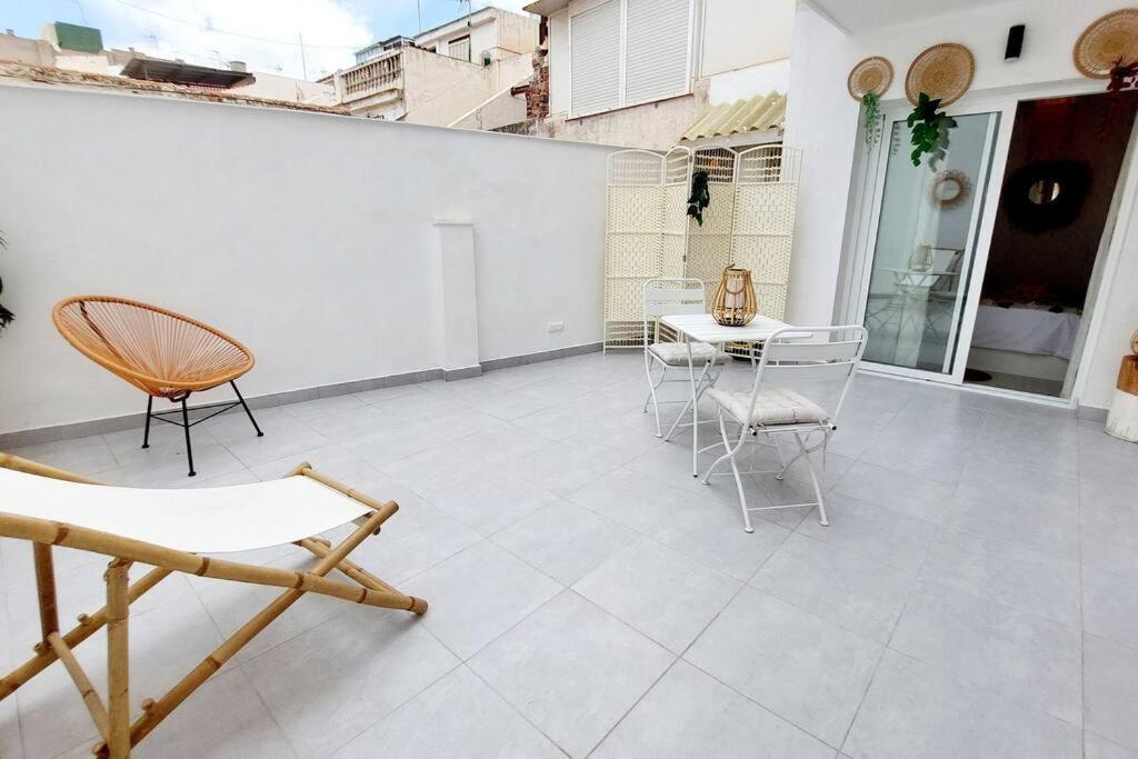 Apartment Boho With Patio In Centre And Close To *
