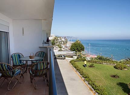 Apartment En Nerja. Primera Linea De Playa