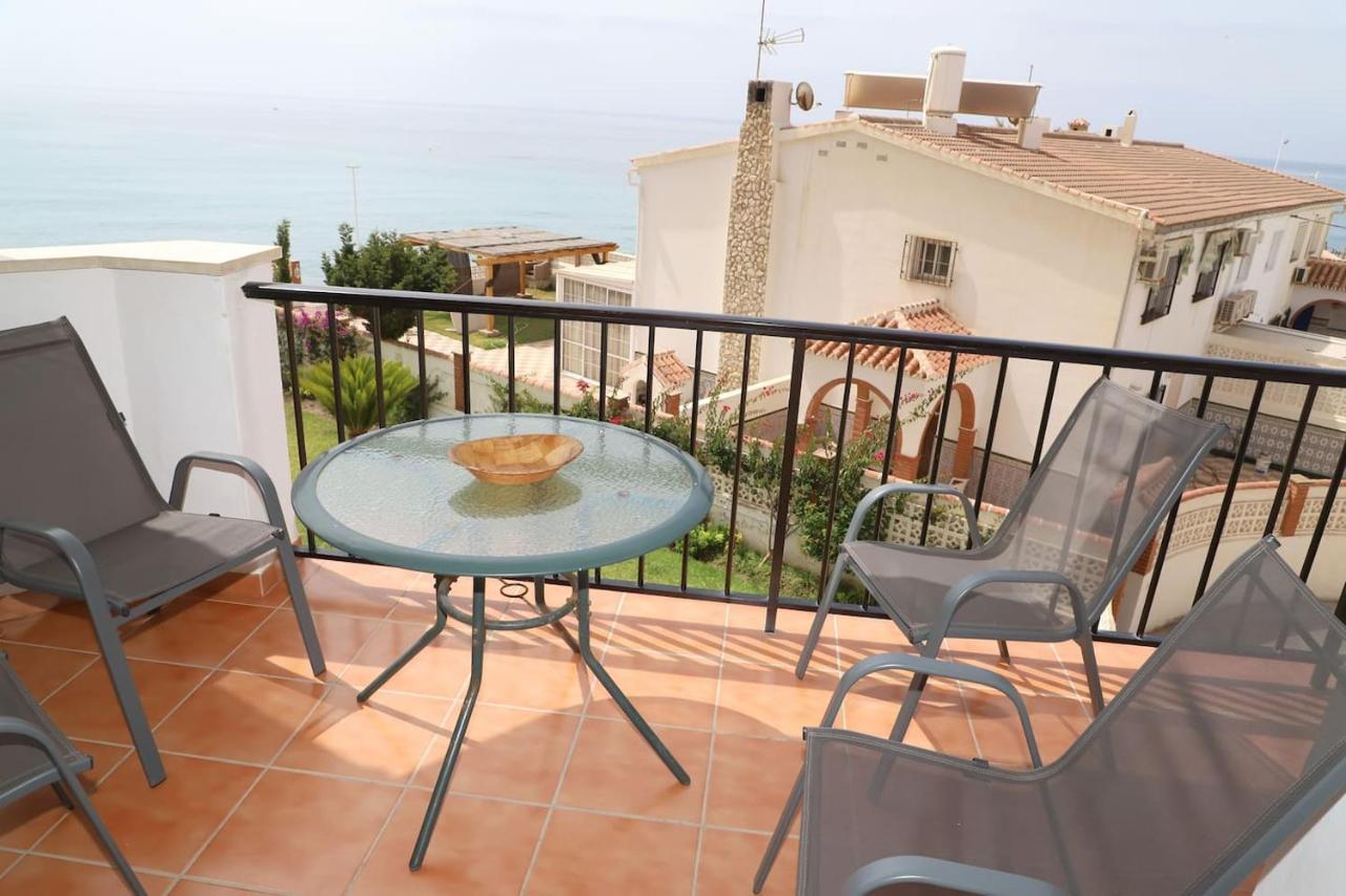 En Nerja. Primera Linea De Playa Apartment
