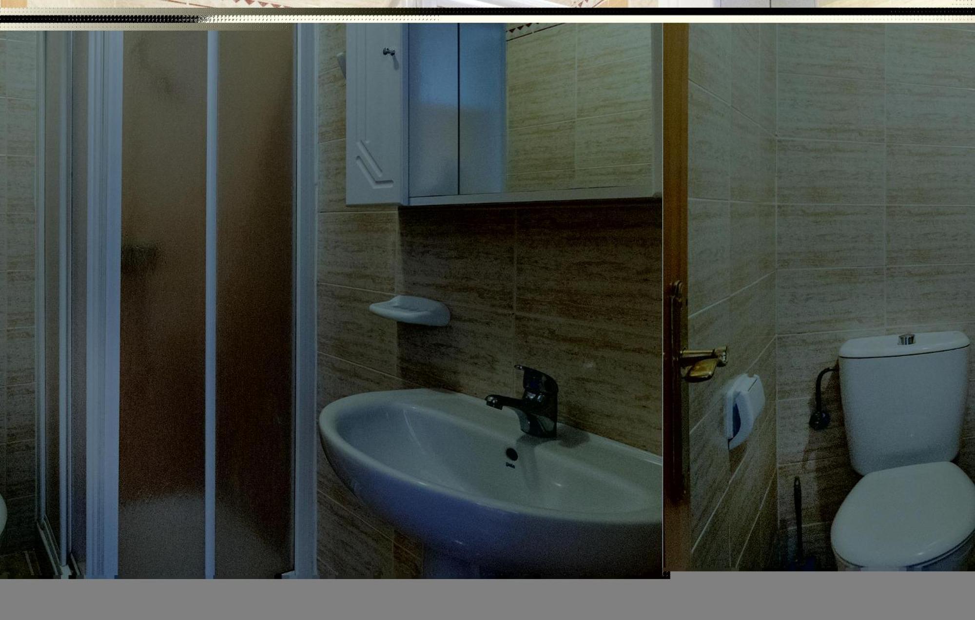 Apartamento 2 Bedroom Awesome In *
