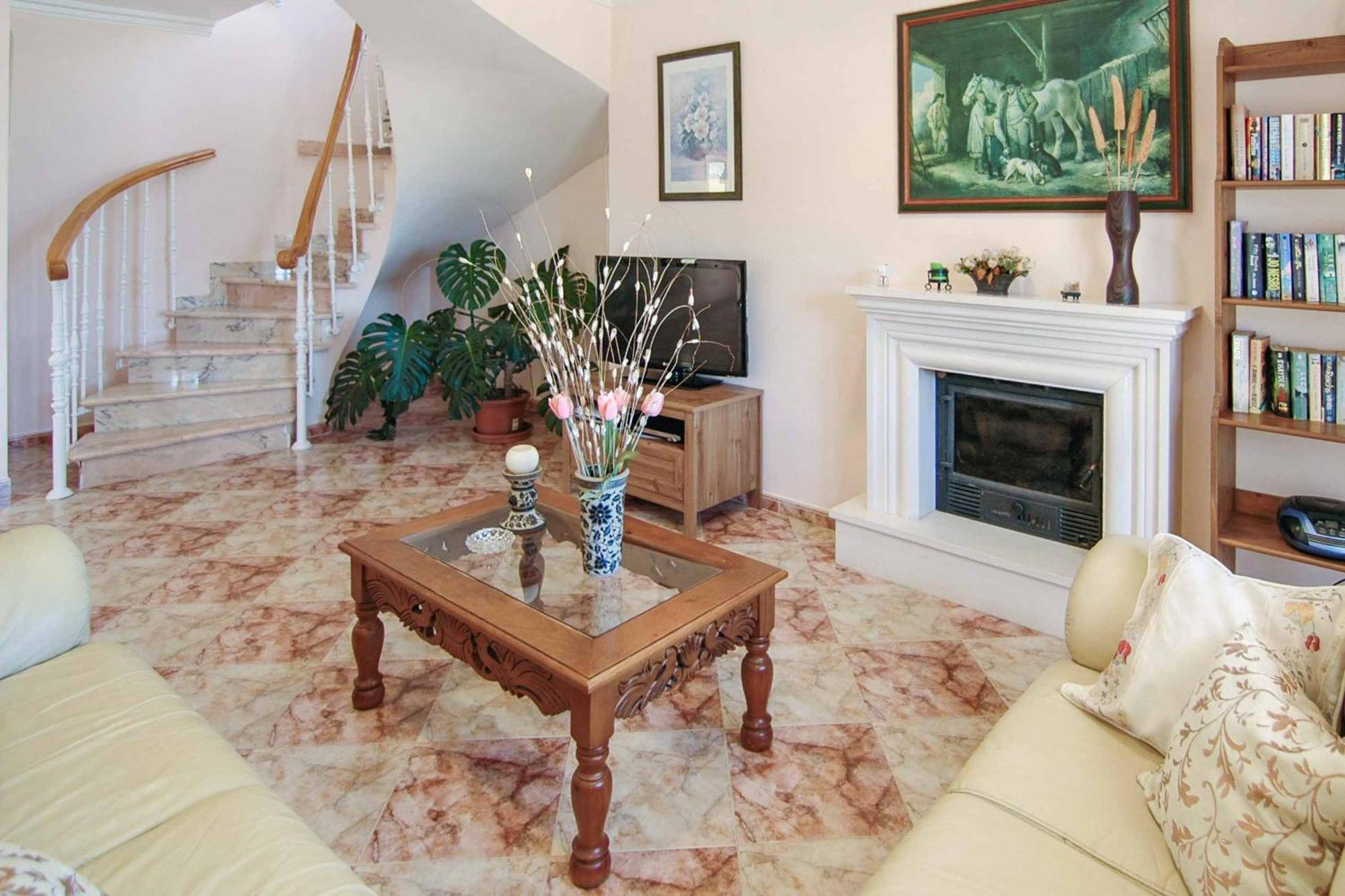 Mercedes Villa *