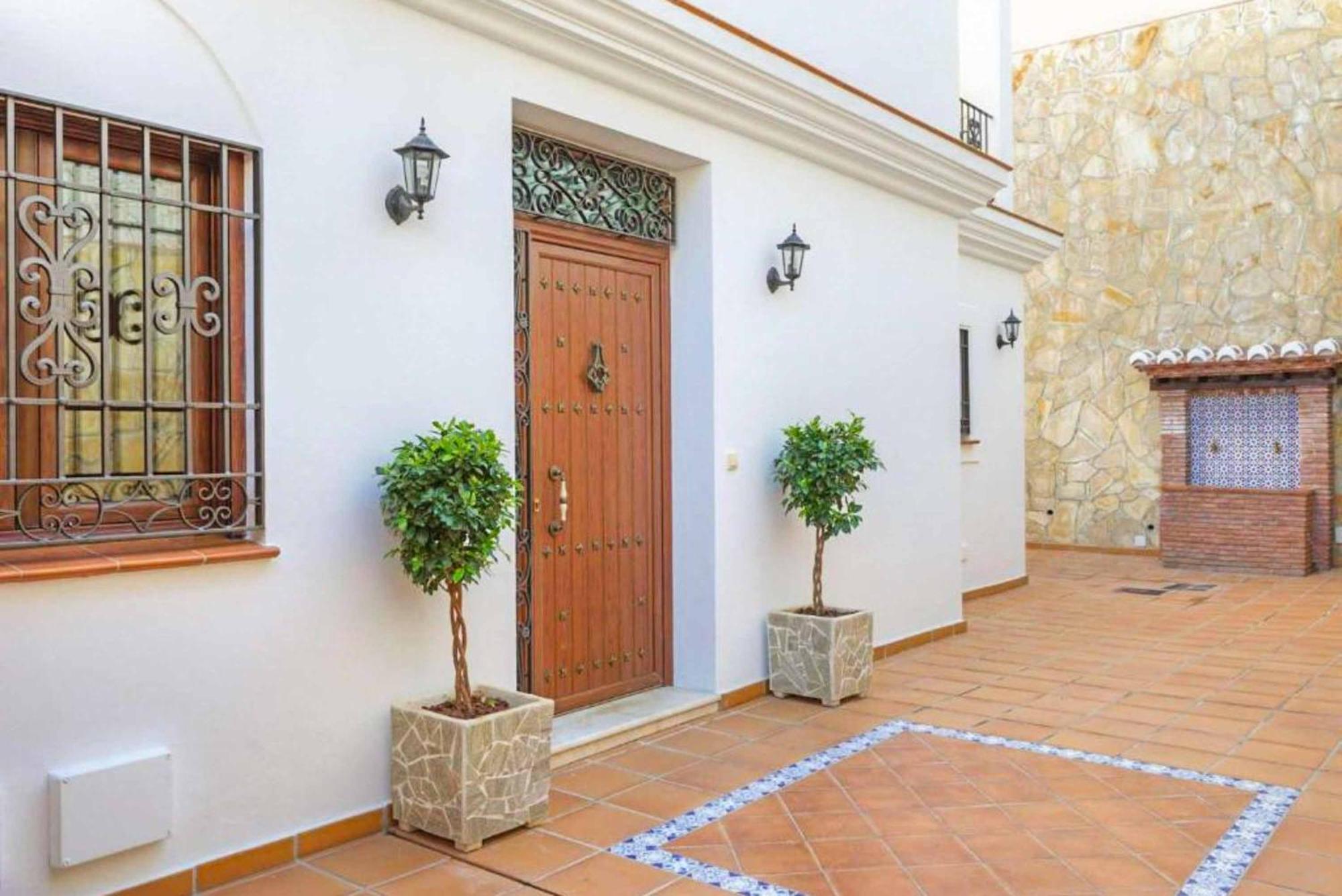 Lara Pinta Nerja