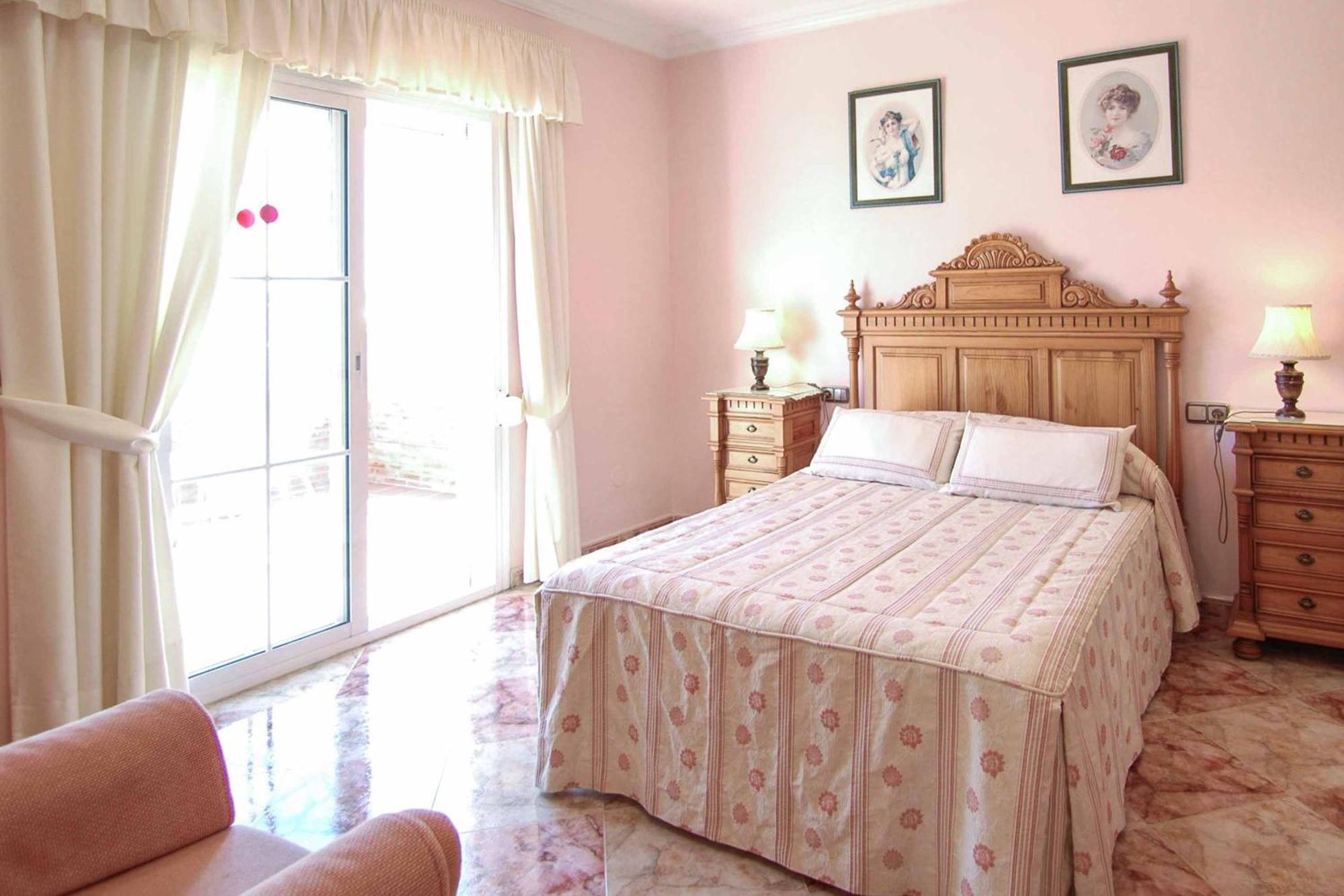 Mercedes Villa
