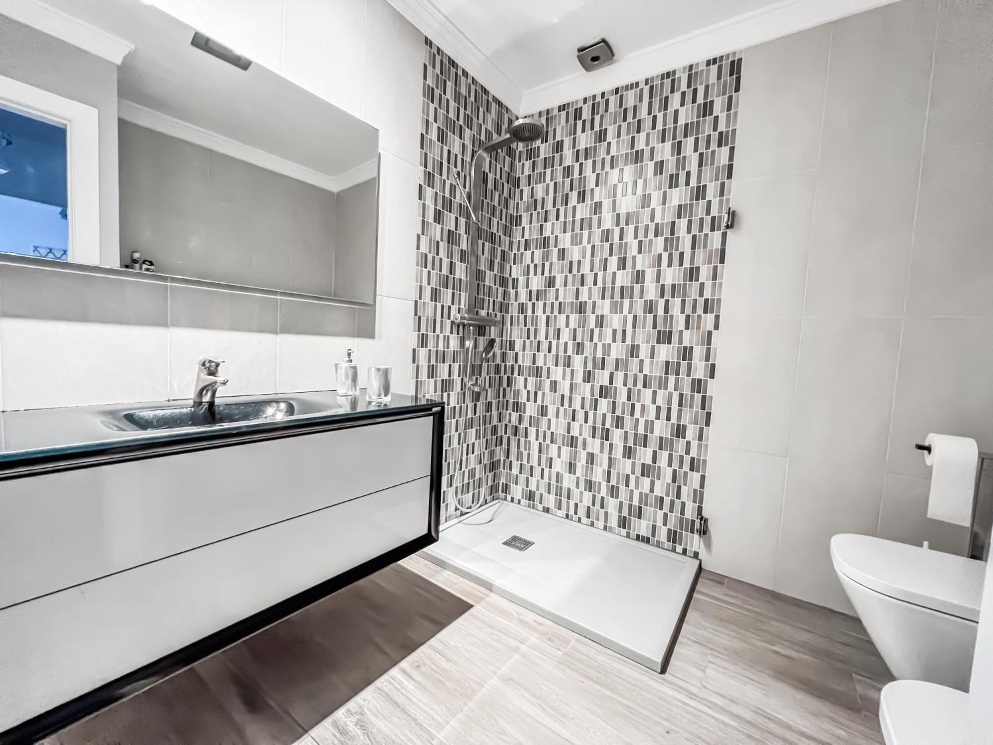 Cd-1382 Two Bedroom With Terrace Apartamento