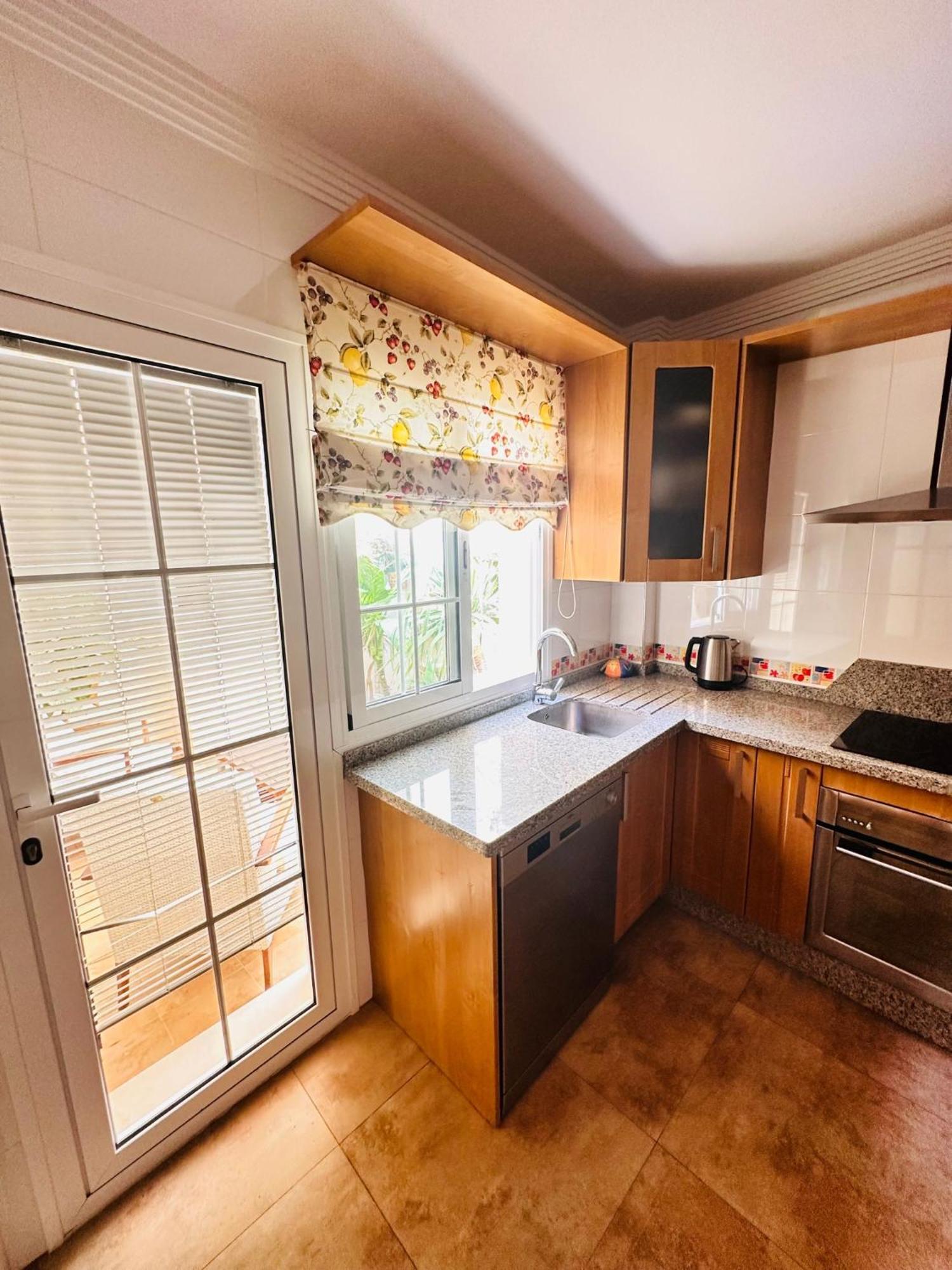 Atico Con Piscina Privada En El Corazon De Nerja! Casa de férias Nerja
