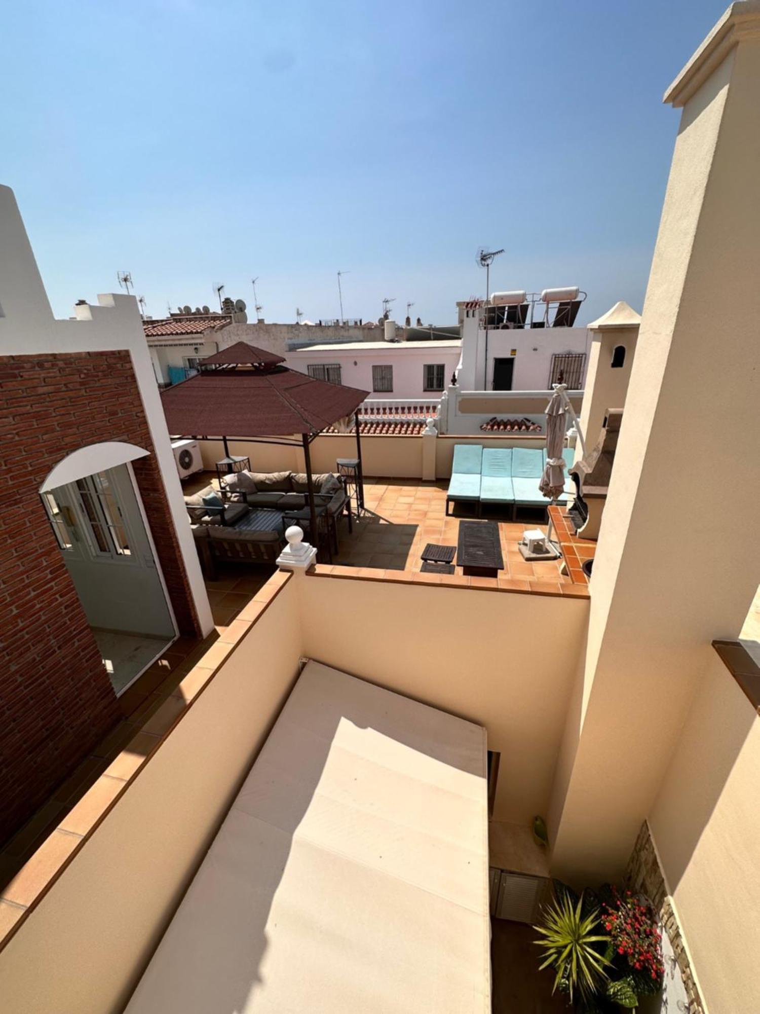 Atico Con Piscina Privada En El Corazon De Nerja! Casa de férias *
