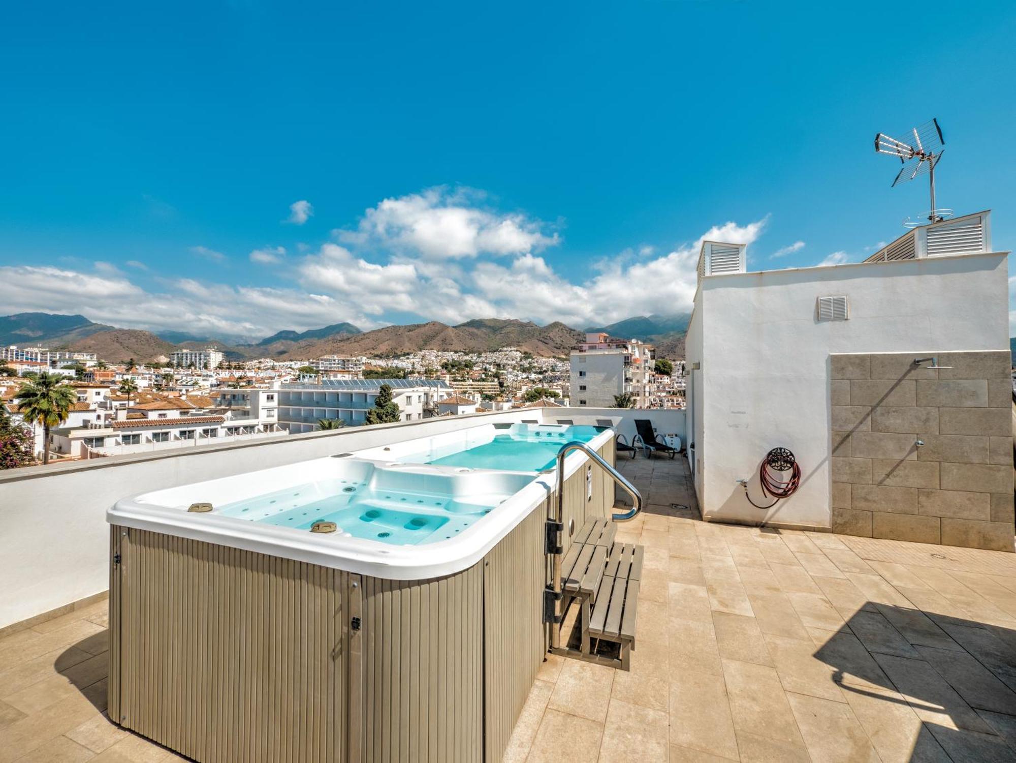 Modern With Location Parador,