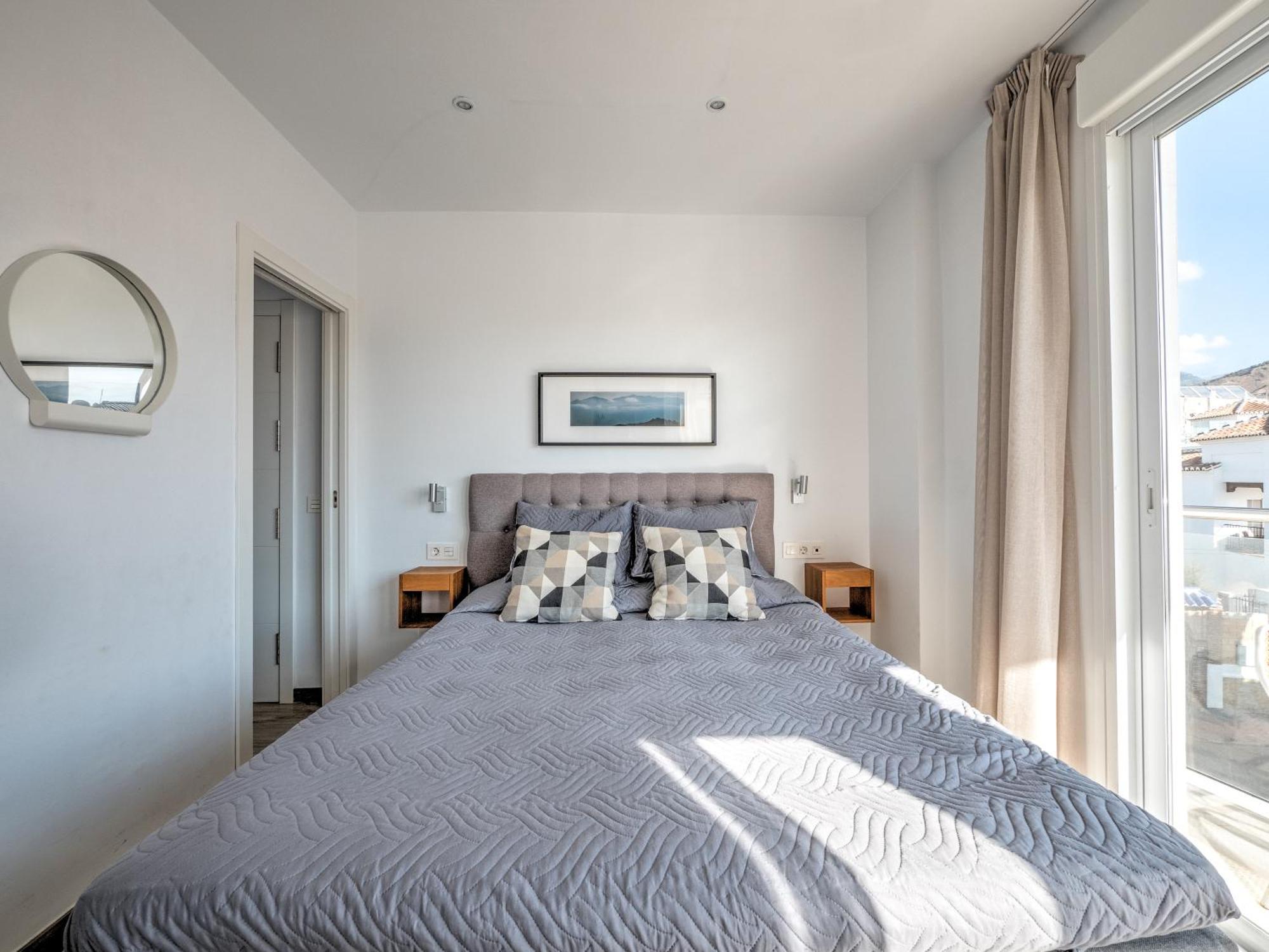 Modern With Location Parador,