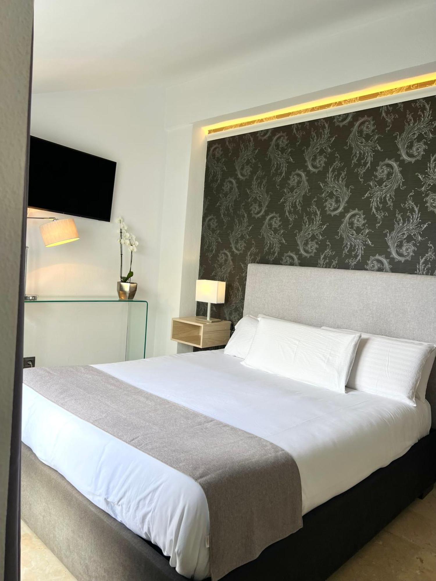 Abril Guest house 2*