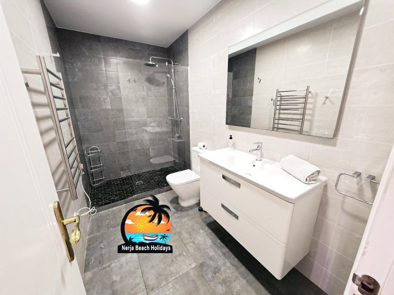 Modern 3 Bedroom Near Burriana * Nerja