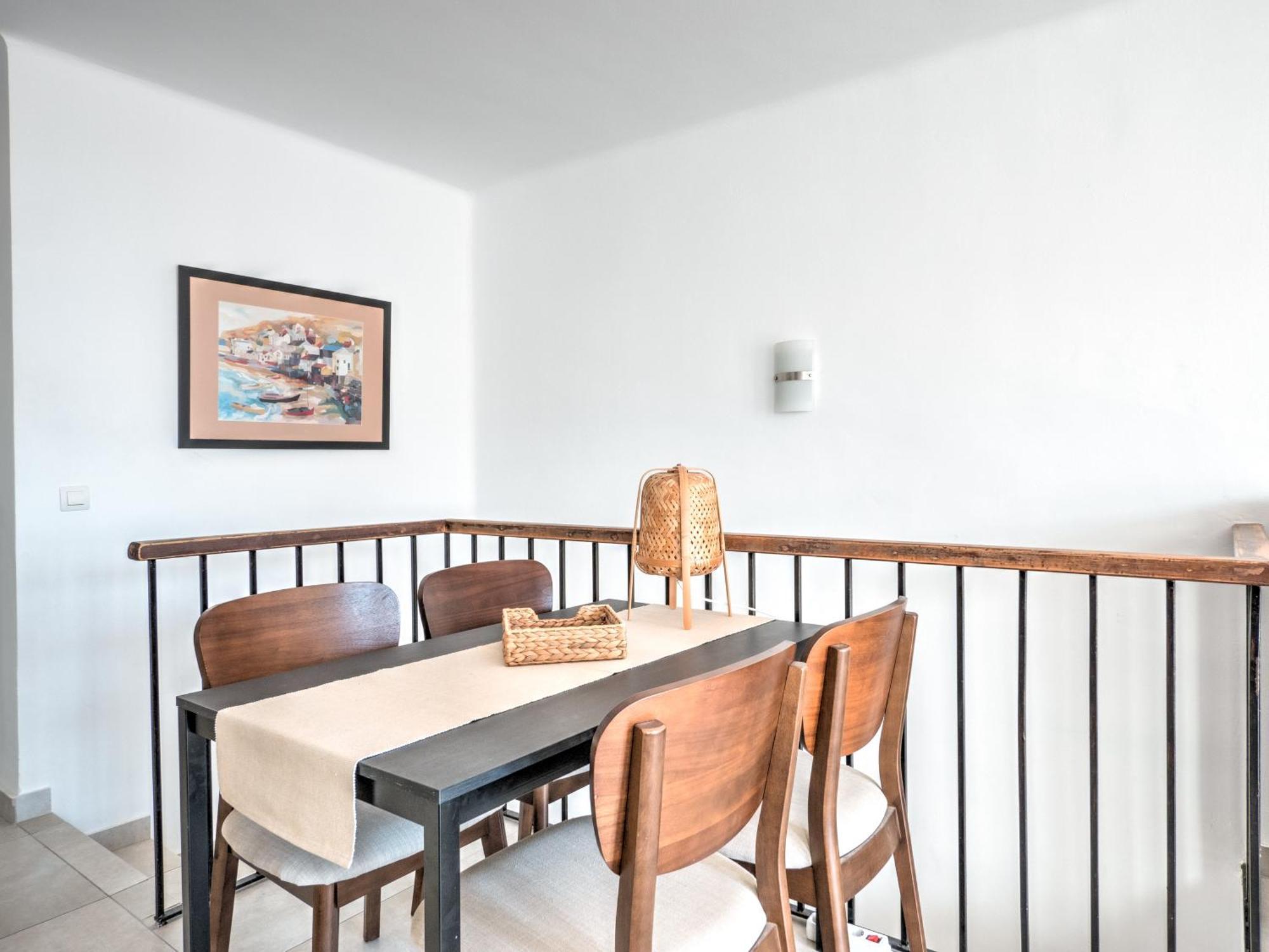 Сasa de vacaciones Townhouse In Capistrano Village With 2 Pool Areas Nerja