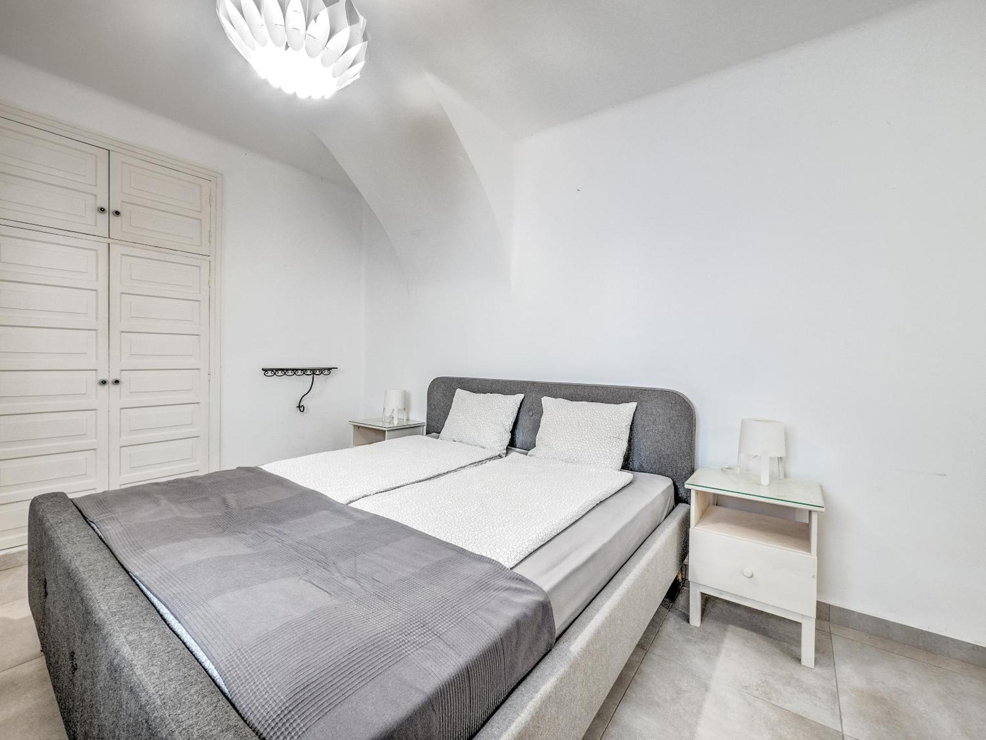 Сasa de vacaciones Townhouse In Capistrano Village With 2 Pool Areas Nerja