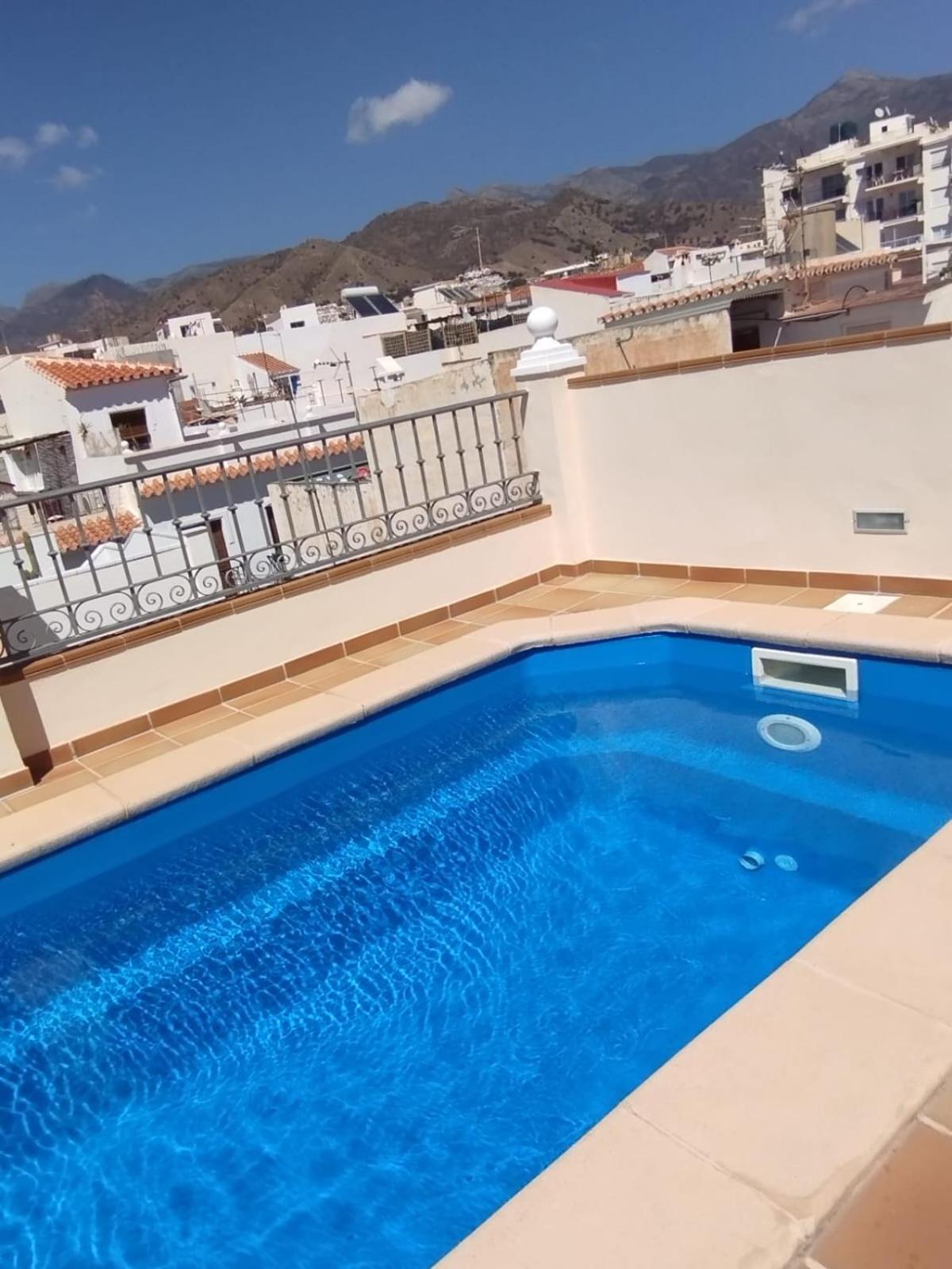 Atico Con Piscina Privada En El Corazon De Nerja!