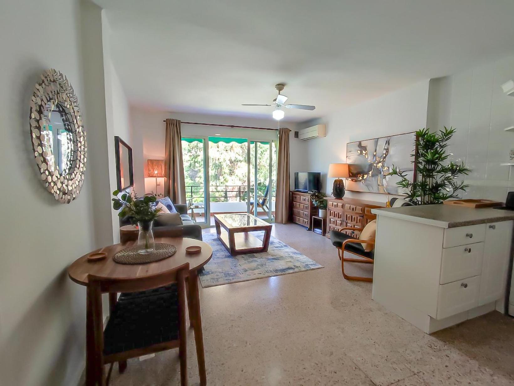 Modern 1 Bedroom With Pool Acess, Edificio Bahamas,