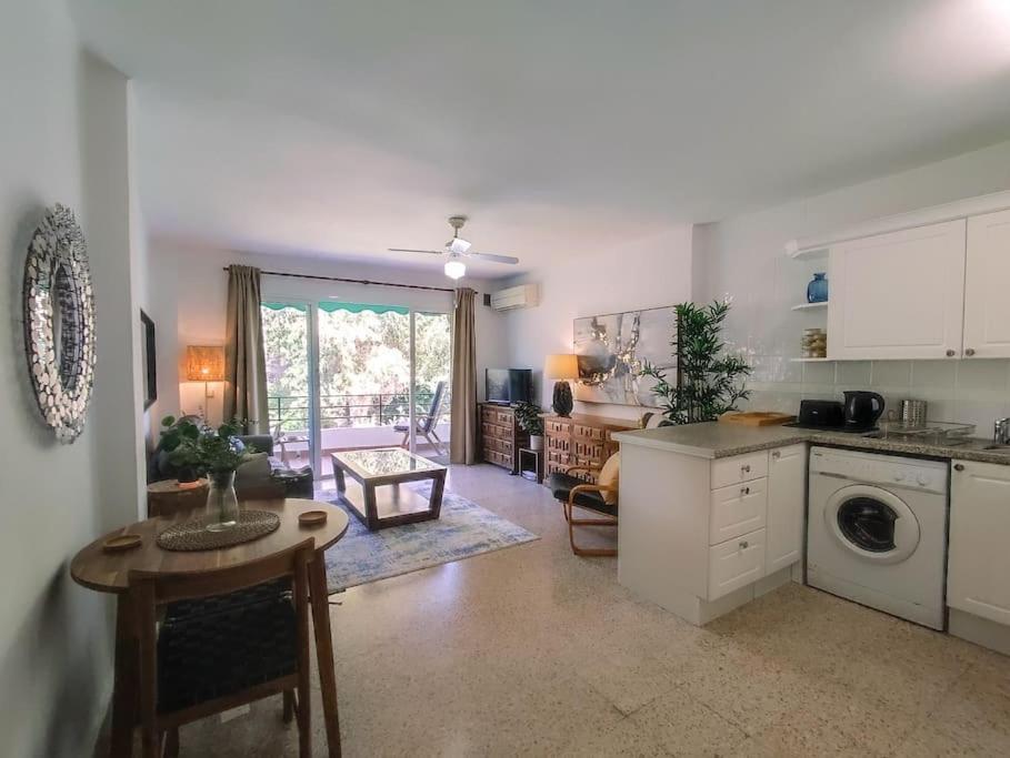 Apartamento Modern 1 Bedroom With Pool Acess, Edificio Bahamas, *